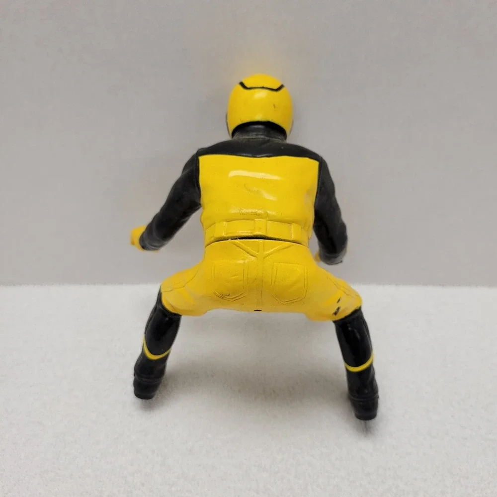 Vintage‎ Yellow Power Ranger motorcycle posed action figure